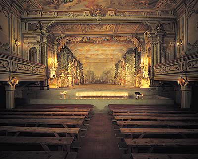 Bühne des Schlosstheaters in Český Krumlov - Szene Garten, 1999, Foto: Věroslav Škrabánek 