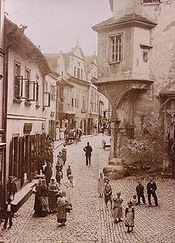 Horní Nr.  159 - Kaplanhaus, Ansicht der Horní-Gasse, ein historisches Foto, foto:  F.Wolf 