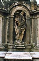 Brunnen auf dem Stadtplatz in Český Krumlov, Detail 