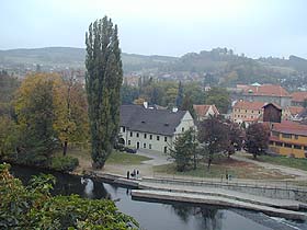 Stadtpark mit dem Objekt der ehemaligen Jesuitenresidenz (heute das Hotel Gold) in der Ansicht von der Kirche St. Veit aus, 1999, Foto: J.Olšan 