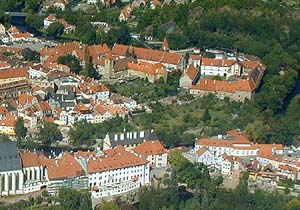 Letecký snímek Novoměstské zahrady a zahrad kláštera minoritů, 1999, foto:  Lubor Mrázek 