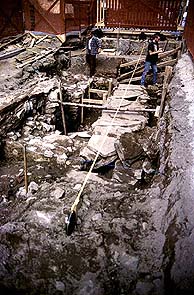 The documentation of the town gate remains near Lazebnický Bridge in Radniční Street, foto: Michal Ernée, 1997 